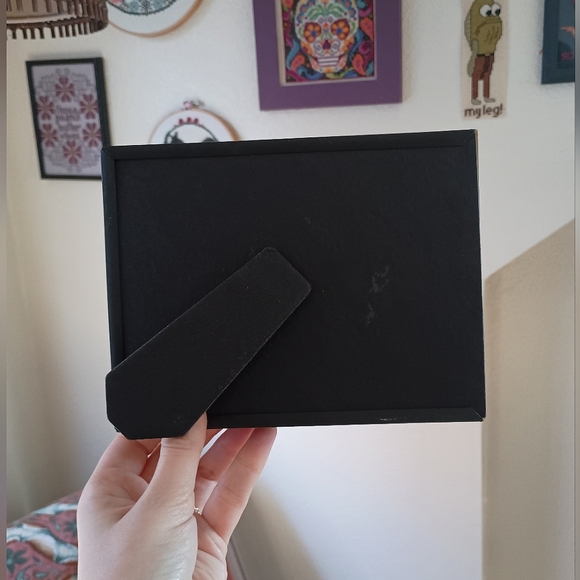 Handmade Vintage Style Frog Cross Stitch - Picture 3 of 6